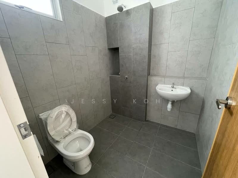 2-storey Terraced House for Rent in Taman Impian Emas (Skudai) - Jessy Koh - Bathroom - PropertyGuru.com.my