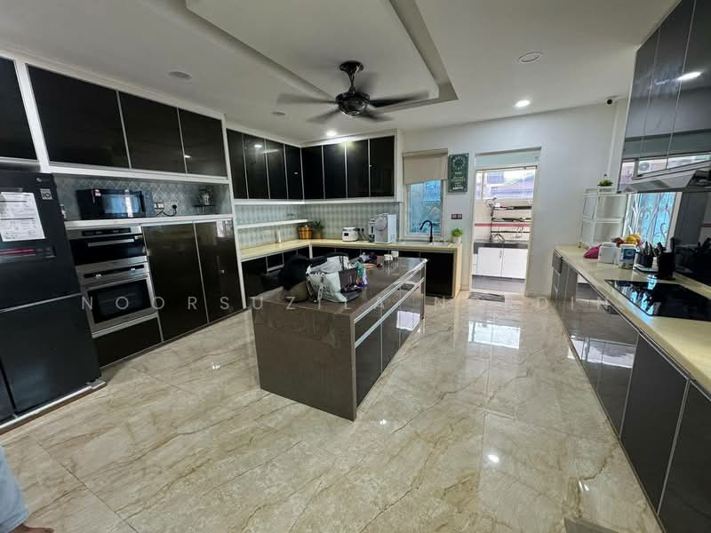 Bungalow for Rent in Taman Ampang Utama (Ampang) - Noorsuzila Nordin - Kitchen - PropertyGuru.com.my