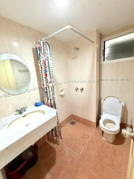 Kondominium untuk Disewa di Gurney Park Condominium - Gan Chun Kai - Bathroom - PropertyGuru.com.my