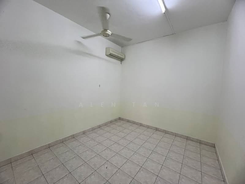 Semi-Detached House for Rent in Taman Pelangi Indah (Ulu Tiram) - Alen Tan - PropertyGuru.com.my