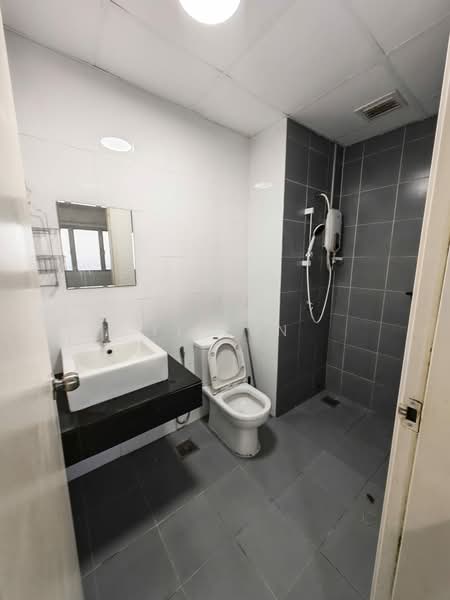 Kondominium untuk Disewa di The Wharf Residence - Yi Jun - Bathroom - PropertyGuru.com.my