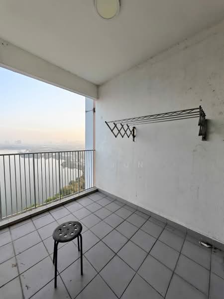 Kondominium untuk Disewa di The Wharf Residence - Yi Jun - Balcony - PropertyGuru.com.my