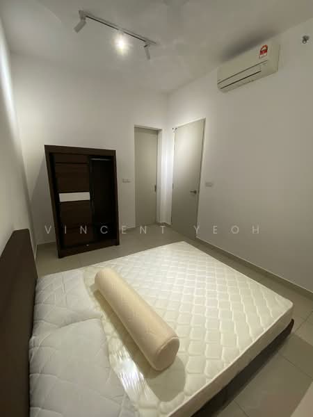 Service Residence for Sale at Trion 2 @ KL - Vincent Yeoh - Bedroom - PropertyGuru.com.my