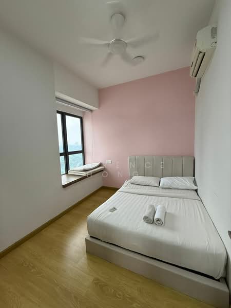 Servis Apartment untuk Disewa di Kings Bay @ Country Garden Danga Bay - Florence Hong - Bedroom - PropertyGuru.com.my