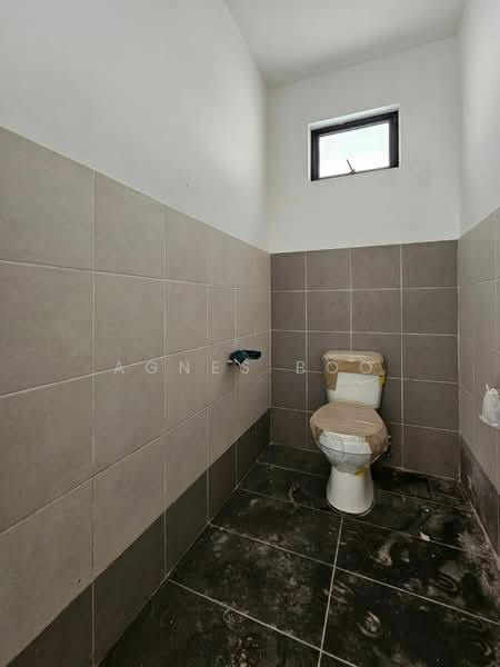 Shop / Office for Rent in Bandar Baru Permas Jaya (Permas Jaya) - Agnes Boo - Bathroom - PropertyGuru.com.my