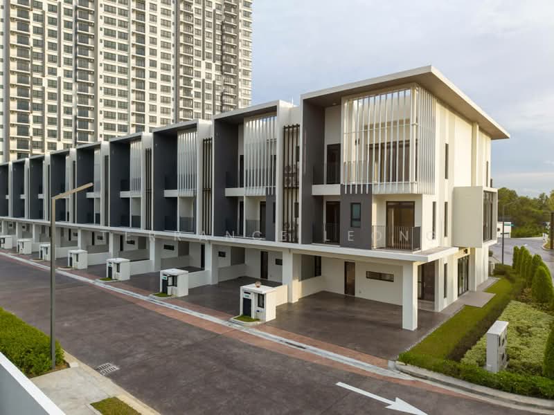 3-storey Terraced House for Sale in Bukit Rahman Putra (Sungai Buloh) - Terrance Leong - PropertyGuru.com.my