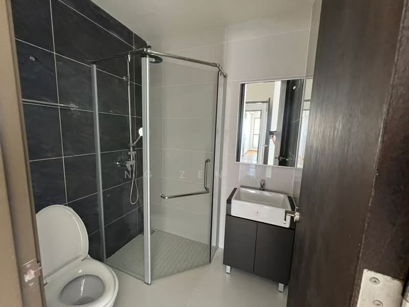 Kondominium untuk Dijual di Bay Point @ Country Garden Danga Bay - NG ZEN XI - Bathroom - PropertyGuru.com.my