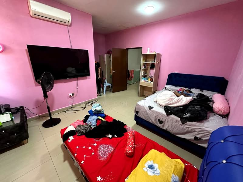 Rumah Teres 2 Tingkat untuk Dijual di Taman Bestari Indah (Ulu Tiram) - Calvin Lee - Bedroom - PropertyGuru.com.my