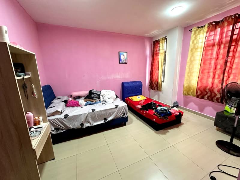 Rumah Teres 2 Tingkat untuk Dijual di Taman Bestari Indah (Ulu Tiram) - Calvin Lee - Bedroom - PropertyGuru.com.my