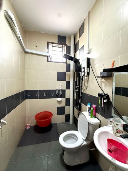 Rumah Teres 2 Tingkat untuk Dijual di Taman Bestari Indah (Ulu Tiram) - Calvin Lee - Bathroom - PropertyGuru.com.my