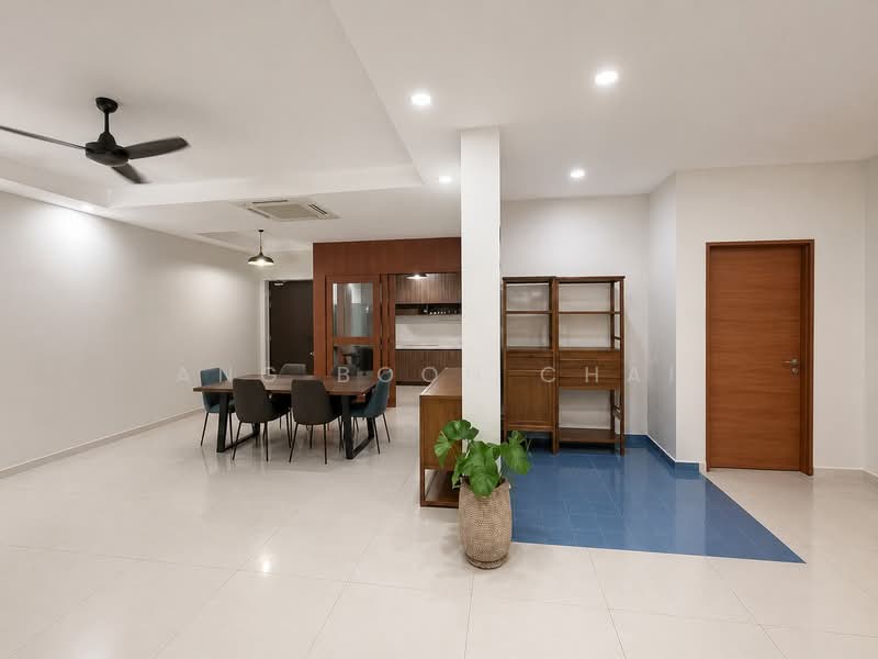 Pangsapuri untuk Disewa di Molek Pine 3 - Ang Boon Chai - Dining Room - PropertyGuru.com.my