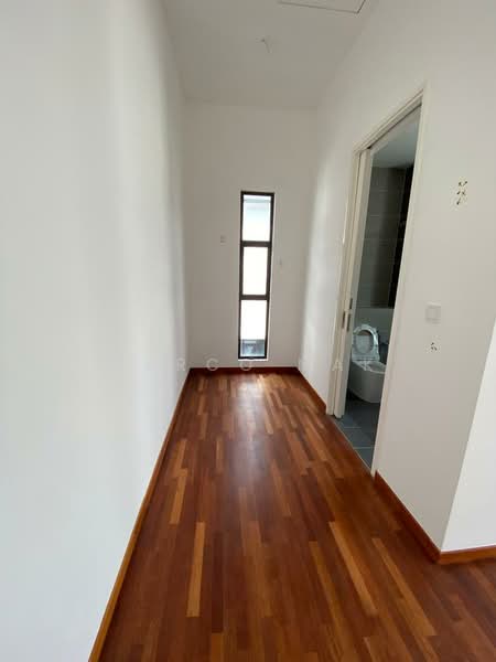 Semi-Detached House for Sale in Setia Utama (Setia Alam) - Marco Mak - Corridor - PropertyGuru.com.my