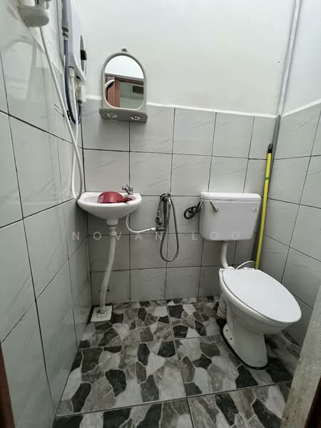 Rumah Teres 1 Tingkat untuk Disewa di Taman Iskandar (Johor Bahru) - Novan Loo - Bathroom - PropertyGuru.com.my