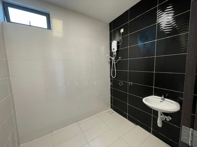 Cluster House for Rent in Taman Bukit Skudai (Skudai) - Jessy Koh - Bathroom - PropertyGuru.com.my