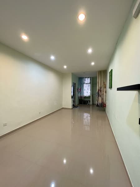 1.5-storey Terraced House for Sale in Taman Molek (Johor Bahru) - Shasha Ang - Interior - PropertyGuru.com.my