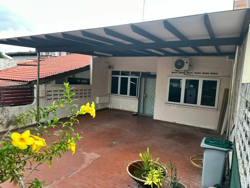 1-storey Terraced House for Rent in Taman Pelangi (Johor Bahru) - Jeffrey Lim - Exterior - PropertyGuru.com.my