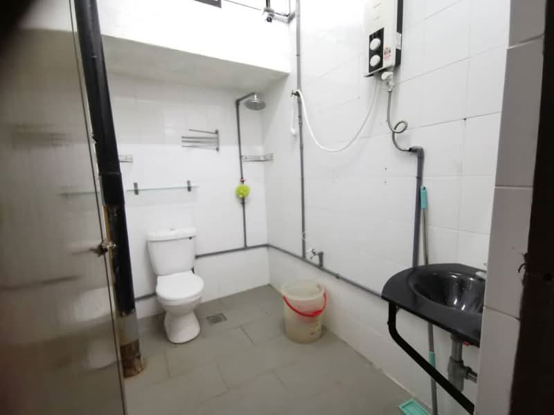 Flat for Sale at Taman Nirwana - Joane Chai - Bathroom - PropertyGuru.com.my