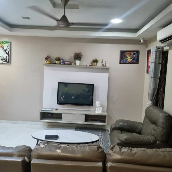 Terraced House for Sale in Bandar Botanic (Klang) - Ivy Por - Living Room - PropertyGuru.com.my