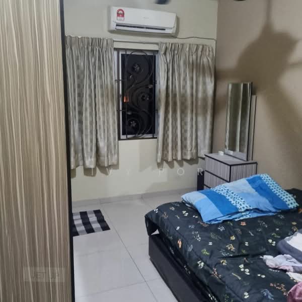 Terraced House for Sale in Bandar Botanic (Klang) - Ivy Por - Bedroom - PropertyGuru.com.my