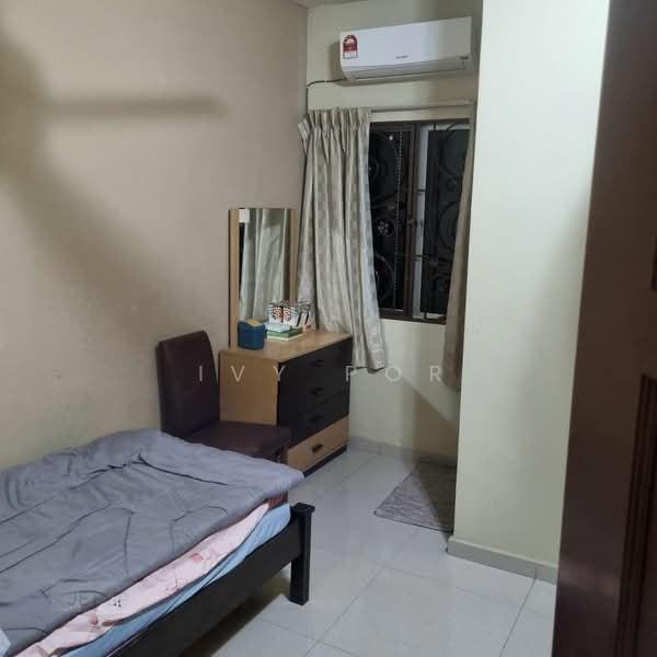 Terraced House for Sale in Bandar Botanic (Klang) - Ivy Por - Bedroom - PropertyGuru.com.my