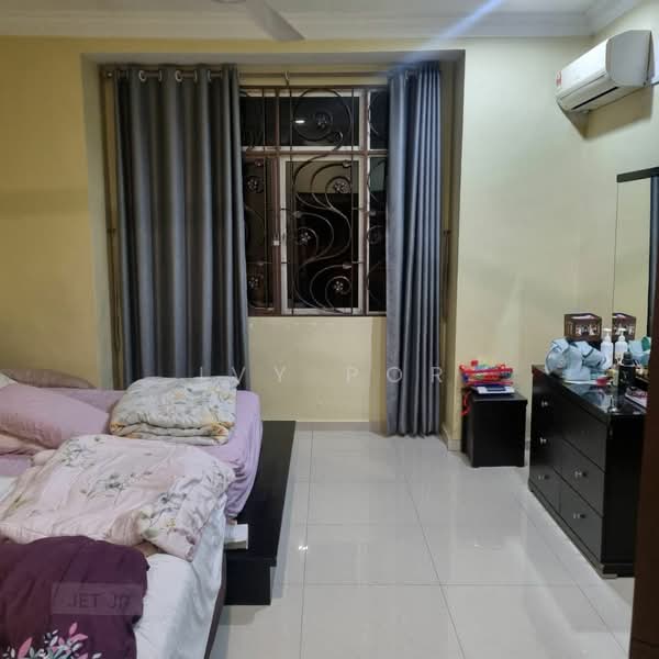 Terraced House for Sale in Bandar Botanic (Klang) - Ivy Por - Bedroom - PropertyGuru.com.my