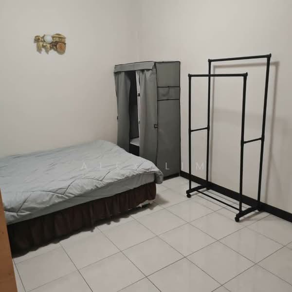 Condominium for Rent at Gold Coast Resort Condominium - Alex Lim - Bedroom - PropertyGuru.com.my