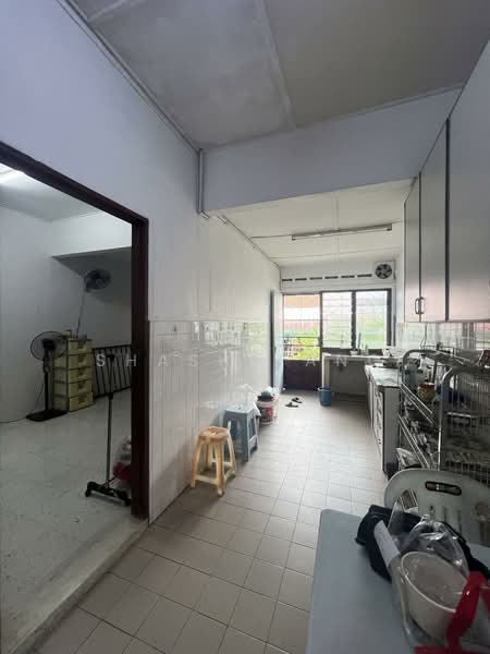1-storey Terraced House for Rent in Taman Johor Jaya (Johor Bahru) - Shasha Ang - Kitchen - PropertyGuru.com.my