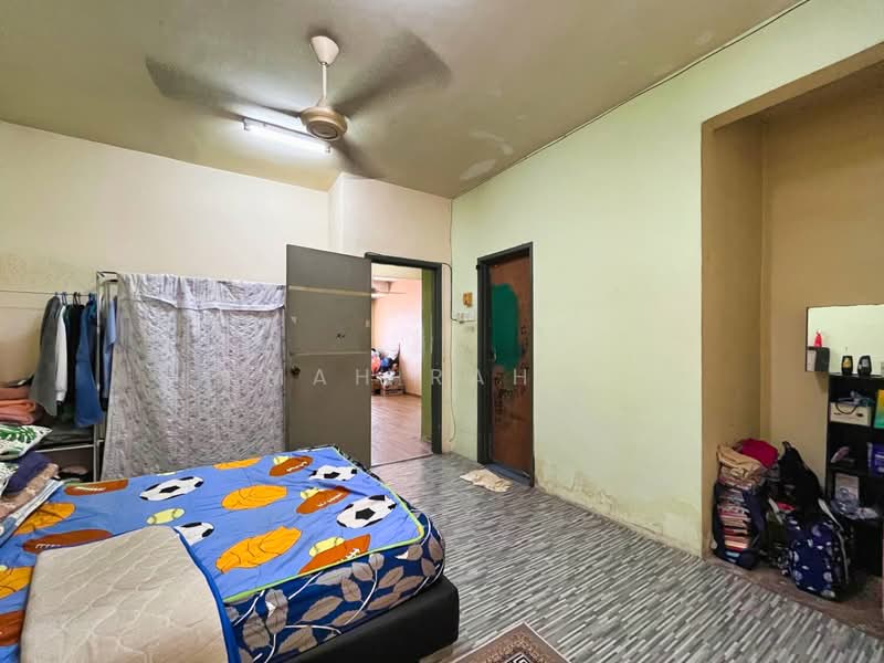 2.5-storey Terraced House for Sale in Bandar Baru Bangi (Selangor) - Mahirah . - Bedroom - PropertyGuru.com.my