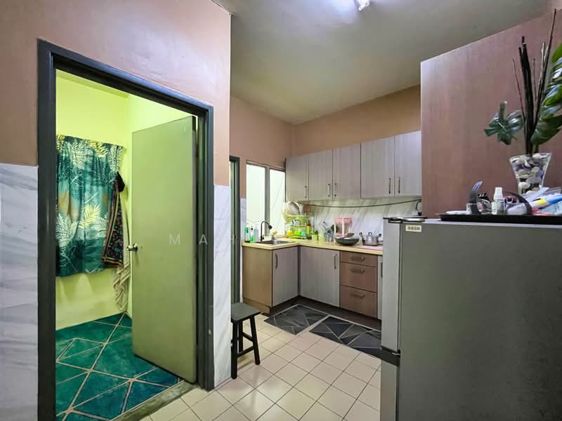 2.5-storey Terraced House for Sale in Bandar Baru Bangi (Selangor) - Mahirah . - Kitchen - PropertyGuru.com.my