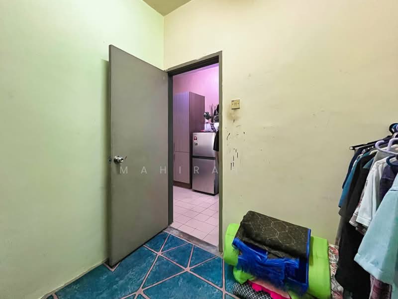 2.5-storey Terraced House for Sale in Bandar Baru Bangi (Selangor) - Mahirah . - Kitchen - PropertyGuru.com.my