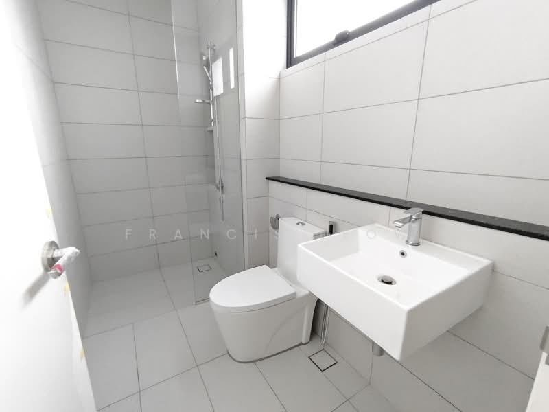 Semi-Detached House for Sale in Bandar Gamuda Gardens (Rawang) - Francis Leow - Bathroom - PropertyGuru.com.my