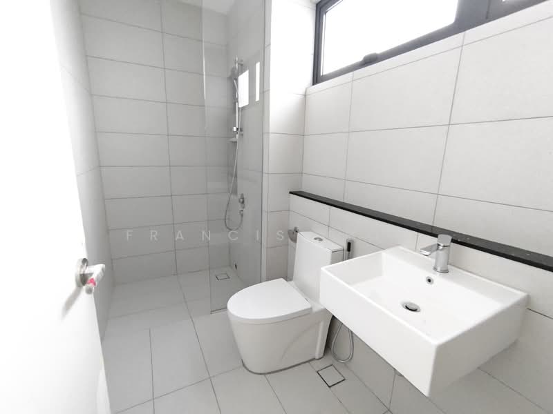 Semi-Detached House for Sale in Bandar Gamuda Gardens (Rawang) - Francis Leow - Bathroom - PropertyGuru.com.my