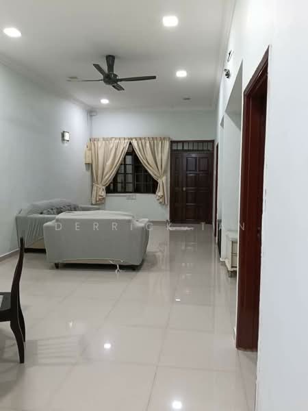 Rumah Teres 1 Tingkat untuk Disewa di Johor Bahru (Johor) - Derrick Tan - Living Room - PropertyGuru.com.my