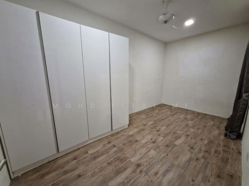 Condominium for Rent at Lakefront Residence - Mohd Fitri MF - Bedroom - PropertyGuru.com.my