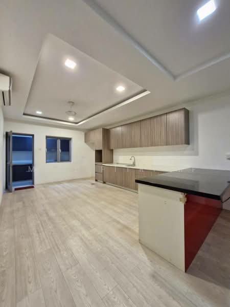 Condominium for Rent at Lakefront Residence - Mohd Fitri MF - Kitchen - PropertyGuru.com.my