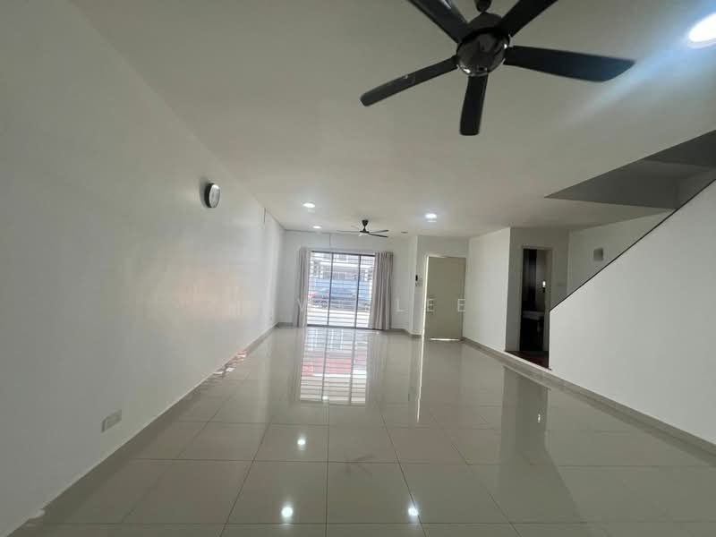 Rumah Teres untuk Dijual di Alam Damai (Cheras) - Hawk Lee - Living Room - PropertyGuru.com.my