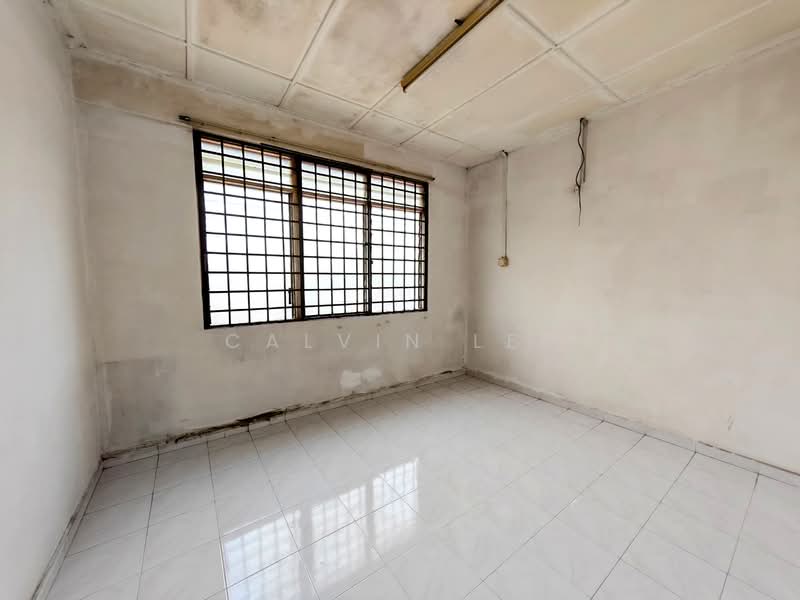 Flat for Sale at Taman Daya - Jalan Nibong 28 - Calvin Lee - PropertyGuru.com.my