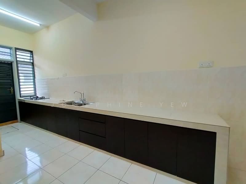 Rumah Teres 1 Tingkat untuk Disewa di Taman Mount Austin (Tebrau) - Josephine Yew - Kitchen - PropertyGuru.com.my