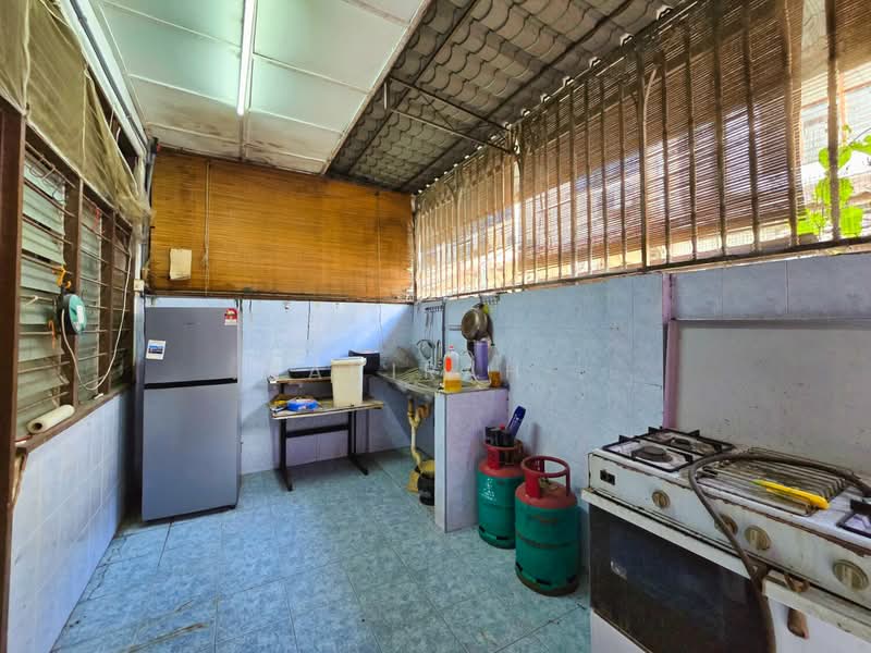 2-storey Terraced House for Sale in Bandar Baru Bangi (Selangor) - Mahirah . - Kitchen - PropertyGuru.com.my
