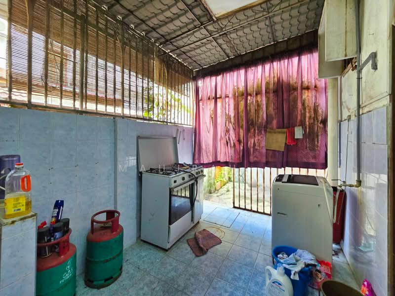 2-storey Terraced House for Sale in Bandar Baru Bangi (Selangor) - Mahirah . - Kitchen - PropertyGuru.com.my