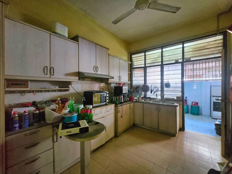2-storey Terraced House for Sale in Bandar Baru Bangi (Selangor) - Mahirah . - Kitchen - PropertyGuru.com.my