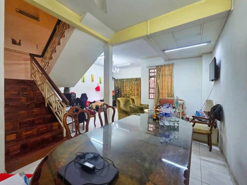 2-storey Terraced House for Sale in Bandar Baru Bangi (Selangor) - Mahirah . - Living Room - PropertyGuru.com.my