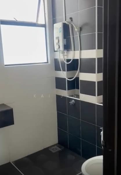 Pangsapuri untuk Disewa di Seri Austin Residence (Pangsapuri Seri Austin) - Kai Jing - Bathroom - PropertyGuru.com.my