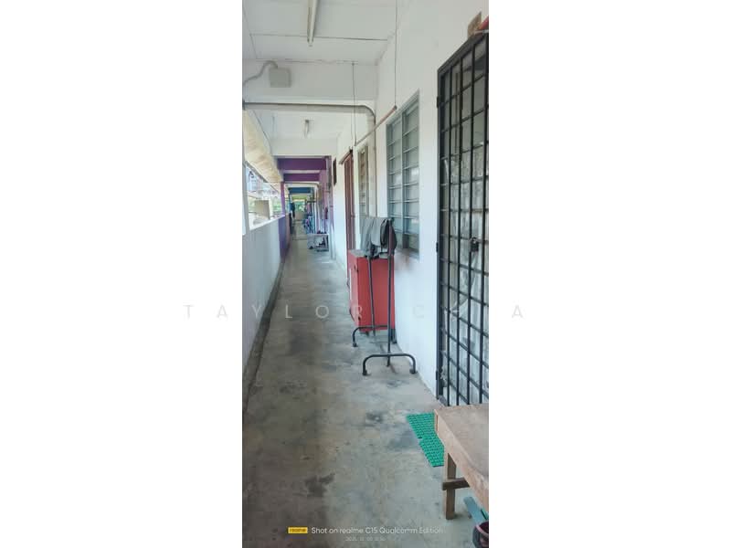 Apartment for Sale at Pangsapuri Putra - Taylor Chia - Corridor - PropertyGuru.com.my