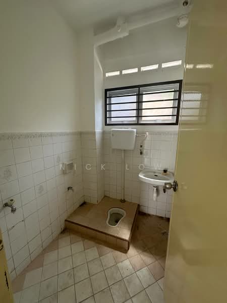 Rumah Berkembar untuk Disewa di Taman Delima 2 (Tebrau) - Nick Low - Bathroom - PropertyGuru.com.my