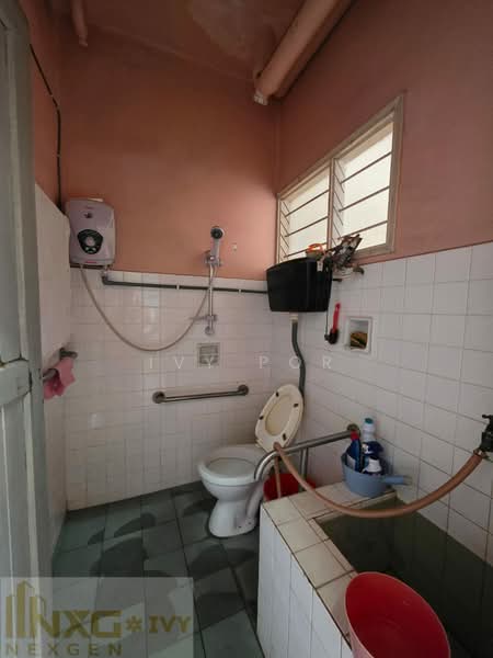 Rumah Teres 2 Tingkat untuk Dijual di Taman Gembira (Klang) - Ivy Por - Bathroom - PropertyGuru.com.my