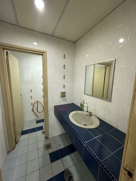 Office for Rent in Damansara Intan (Petaling Jaya) - Lee Luke - Bathroom - PropertyGuru.com.my