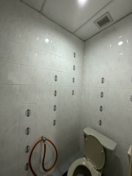 Office for Rent in Damansara Intan (Petaling Jaya) - Lee Luke - Bathroom - PropertyGuru.com.my