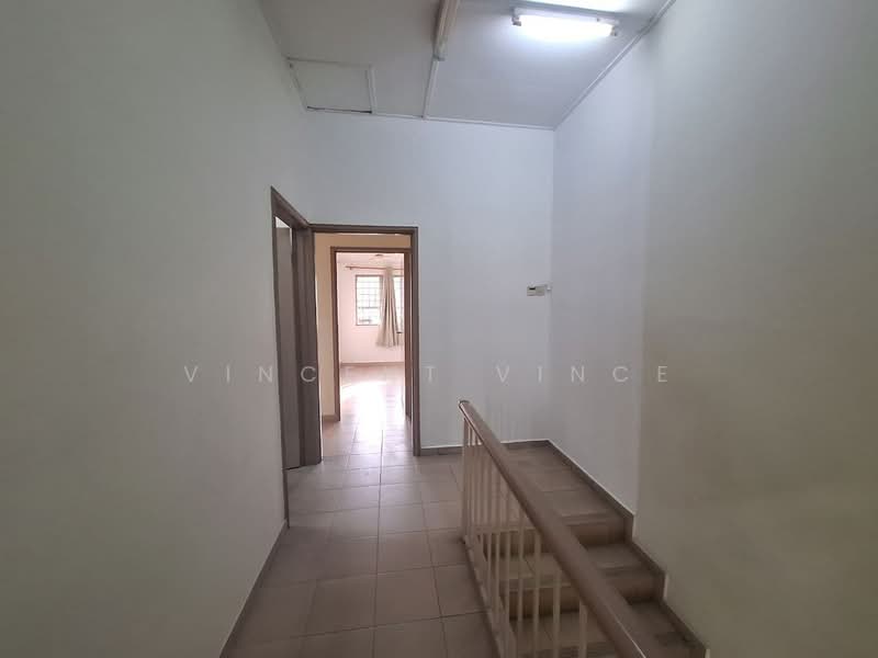 Rumah Teres 2 Tingkat untuk Disewa di Taman Bukit Belimbing (Balakong) - Vincent Vince - Corridor - PropertyGuru.com.my