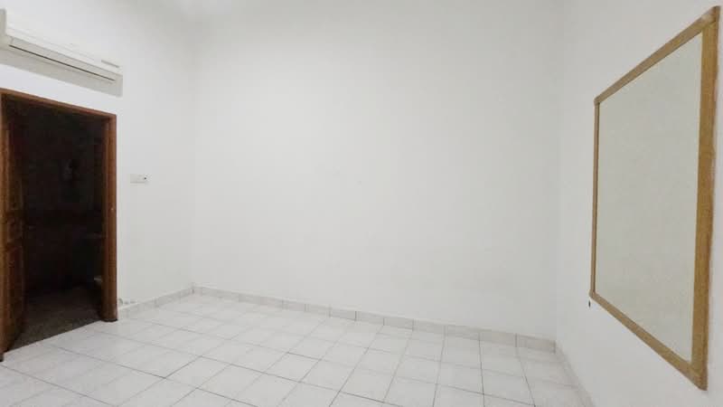 2-storey Terraced House for Rent in Taman Pelangi Indah (Ulu Tiram) - Bess Wong - Interior - PropertyGuru.com.my